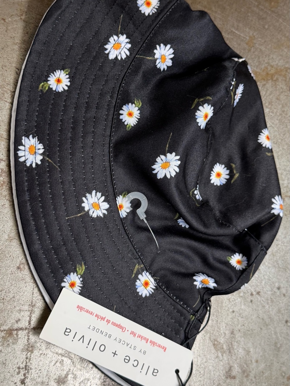 Alice + Olivia Black Daisy Print Woman’s Festive Feminine Reversible Bucket Hat